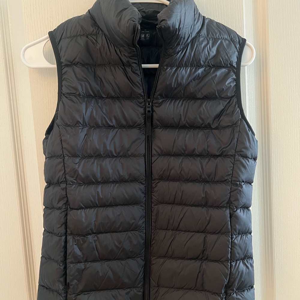 Uniqlo - Women's Black Light Puffer Vest XS